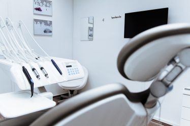 chirurgia stomatologiczna w krakowie