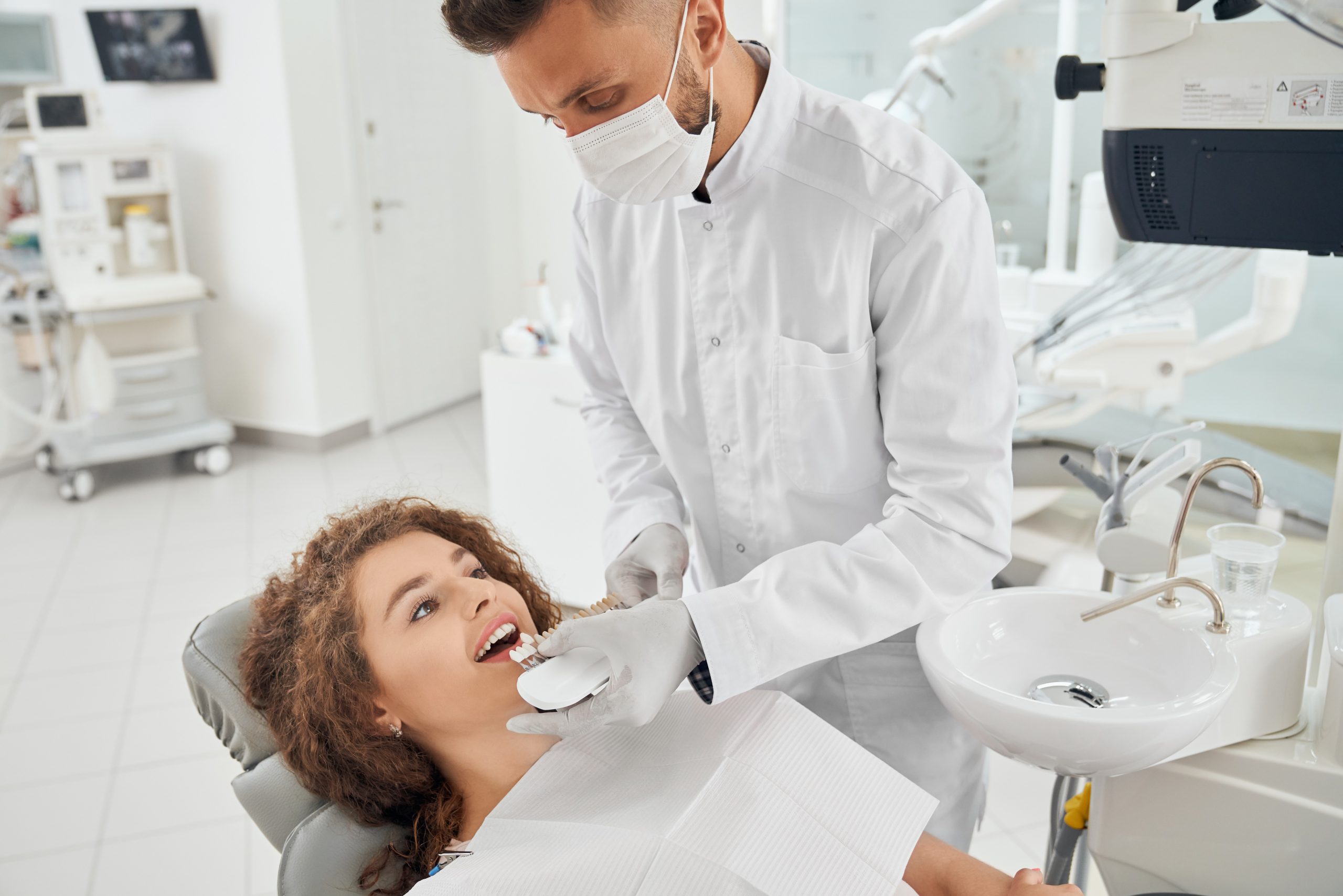 Estetyczne mosty dentystyczne wykonane w Krakowie – trwałość i komfort