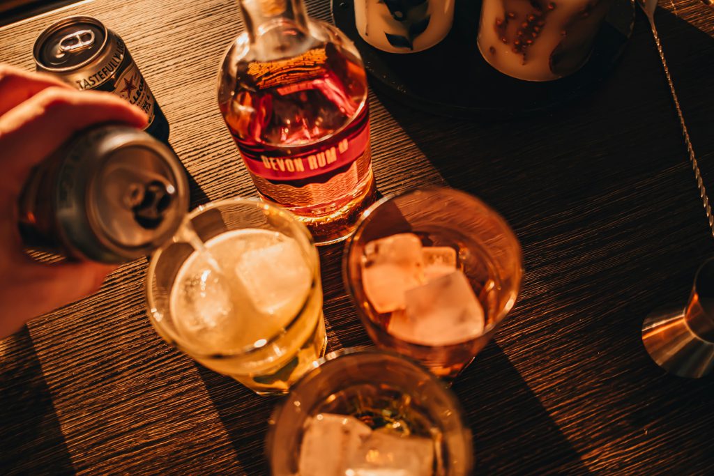 zdjęcie różnego rodzaju alkoholu